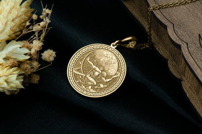 Atlas Pendant