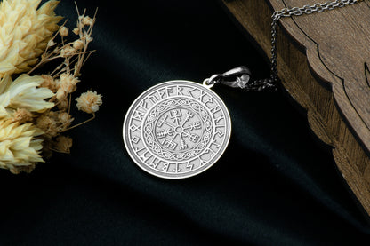 Vegvisir Viking Compass Pendant: Norse Amulet Necklace