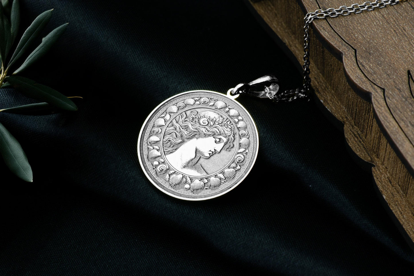 Venus Pendant Necklace: Greek Goddess Jewelry