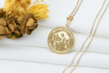 Latin Motto Necklace: 'Vincit Qui Se Vincit' Pendant