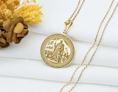 Richard Lionheart Pendant: Medieval Knight Necklace, Crusader Amulet, Royal Crest