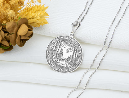 Māui Pendant: Polynesian Demigod Necklace