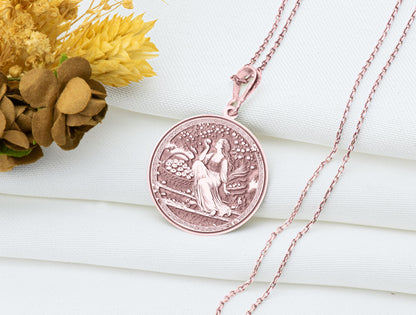 Idunn Pendant Necklace