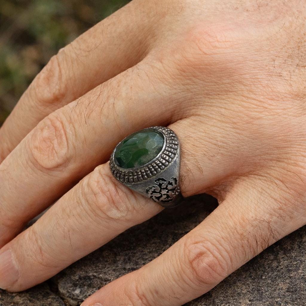 Motif Edges Silver Men Ring: Geometric Statement Ring with Bold Masculine Design